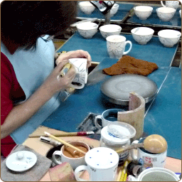窯元画像 - 重山陶器 (じゅうざんとうき)